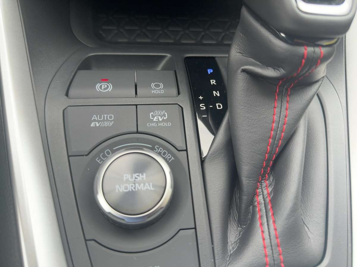 Fahrzeugbild eines Suzuki Across