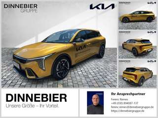 Schräge Frontansicht auf einen Kia K4 , freigestellt
