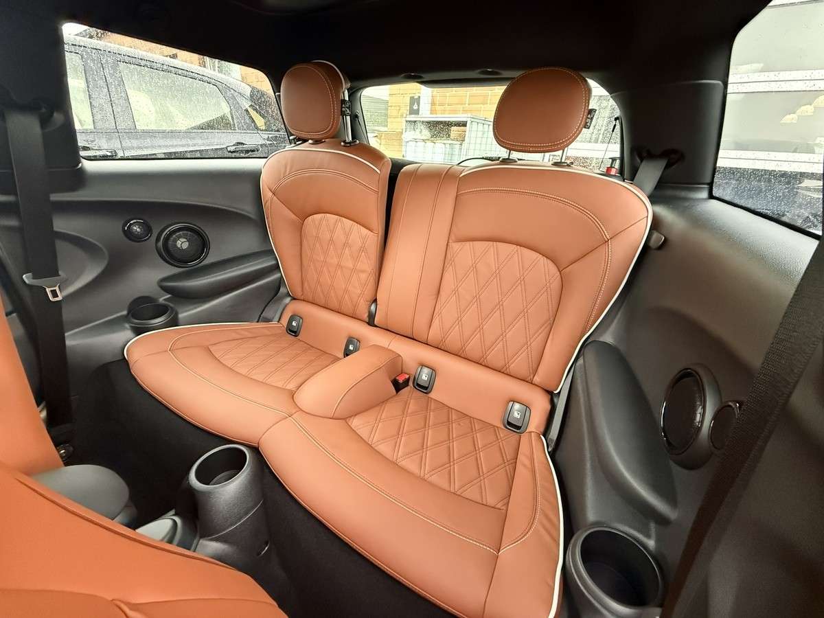 Fahrzeugbild eines MINI MINI