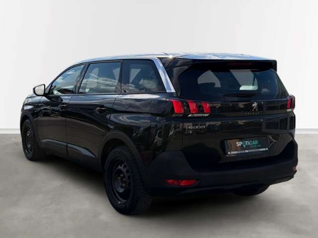 Fahrzeugbild eines Peugeot 5008