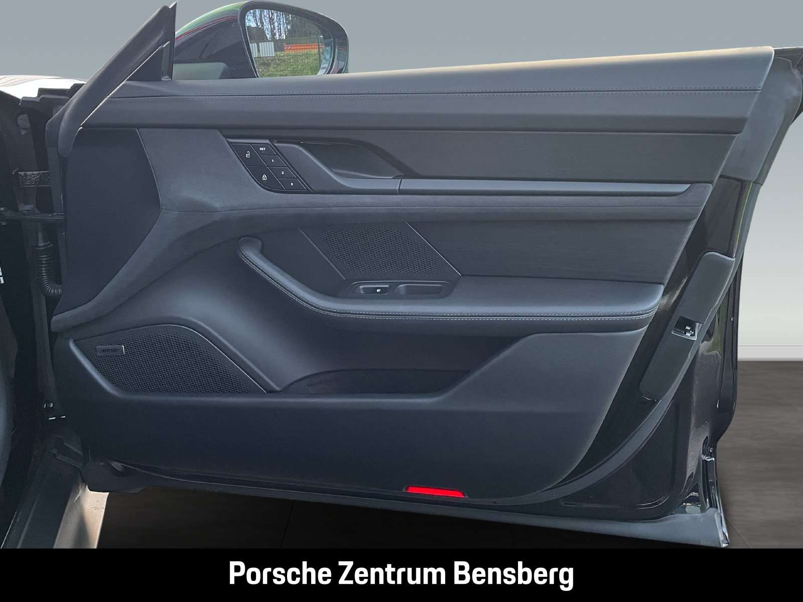 Fahrzeugbild eines Porsche Taycan