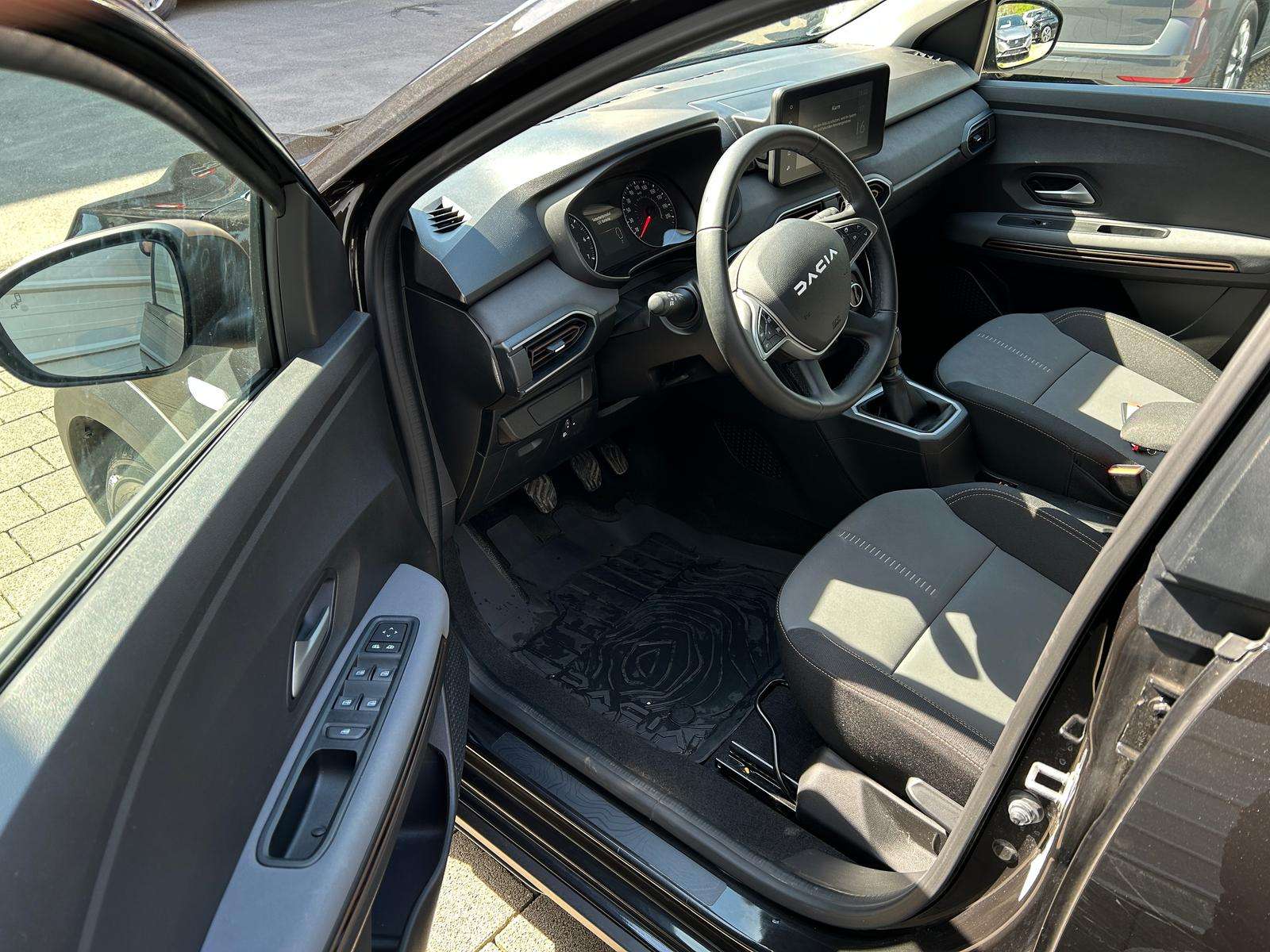 Fahrzeugbild eines Dacia Jogger