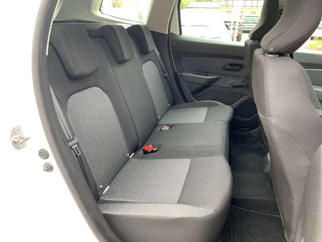 Fahrzeugbild eines Dacia Duster