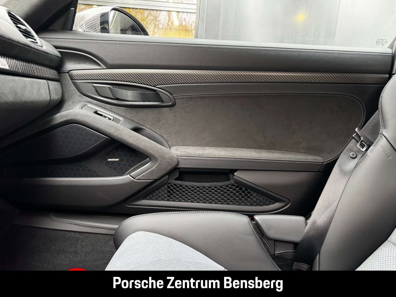 Fahrzeugbild eines Porsche Cayman