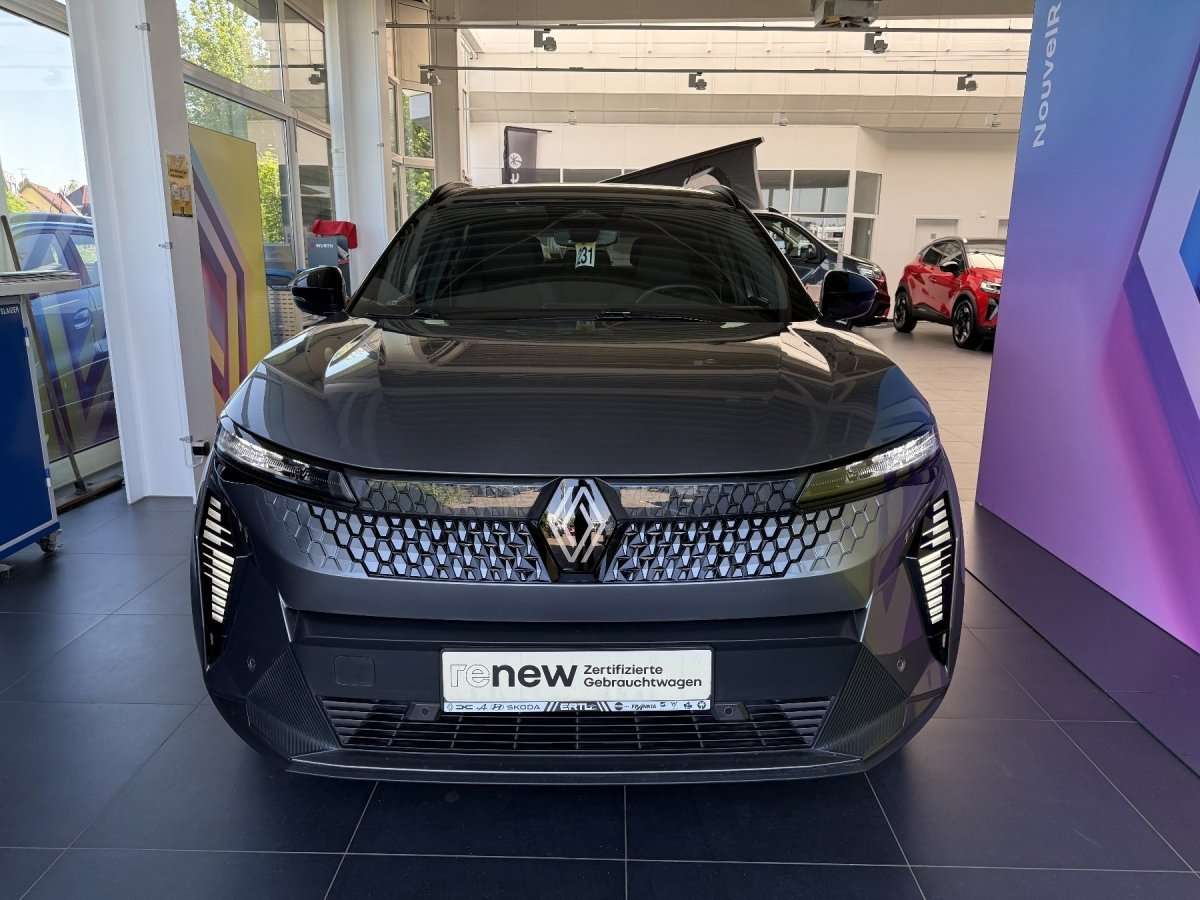 Fahrzeugbild eines Renault Scenic E-TECH