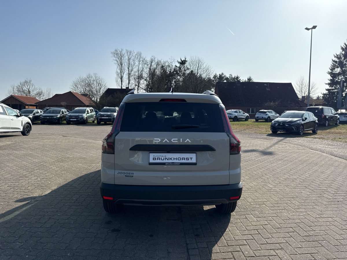 Fahrzeugbild eines Dacia Jogger