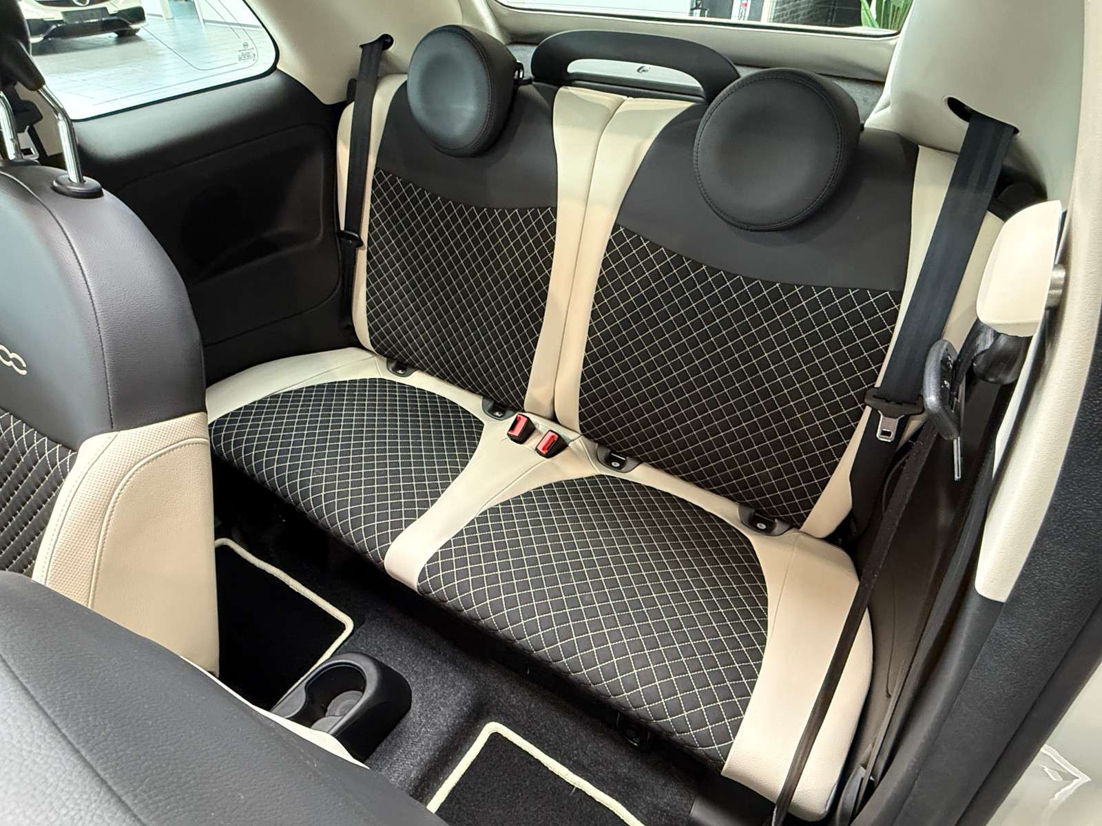 Fahrzeugbild eines Fiat 500