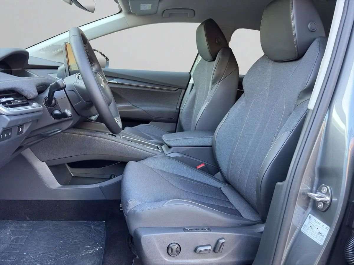 Fahrzeugbild eines Skoda ELROQ