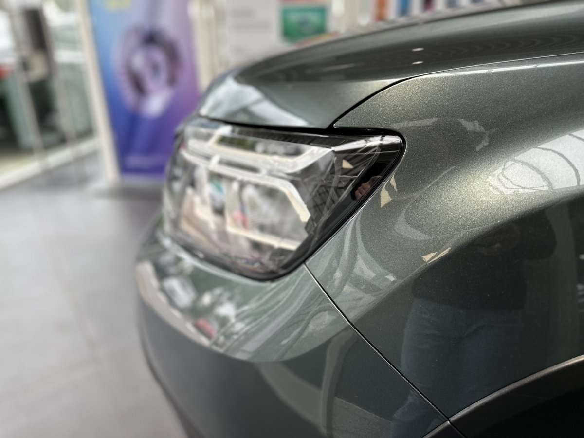 Fahrzeugbild eines Dacia Duster