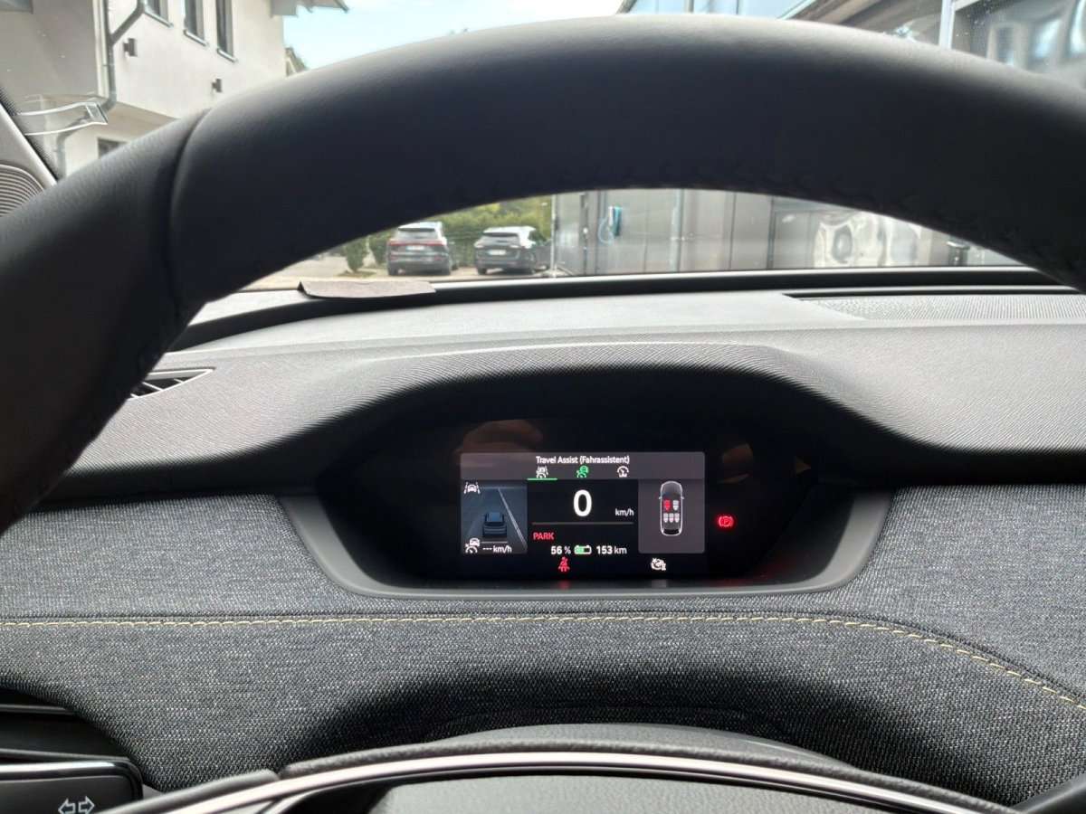 Fahrzeugbild eines Skoda ELROQ