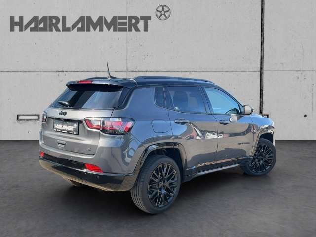 Fahrzeugbild eines Jeep Compass