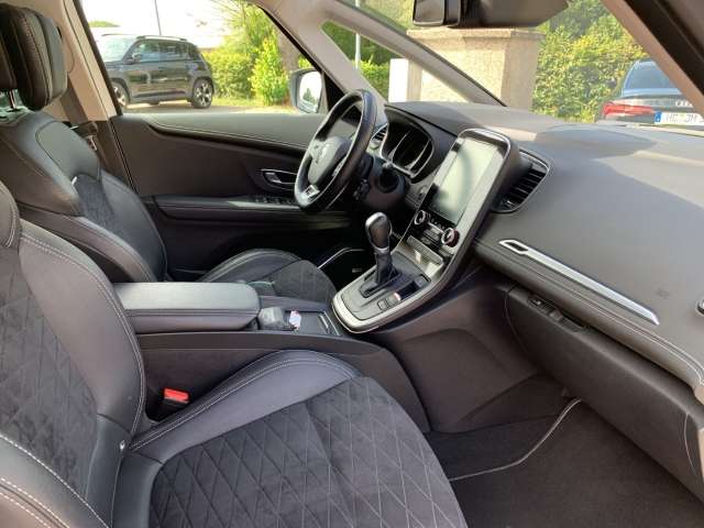 Fahrzeugbild eines Renault Grand Scénic