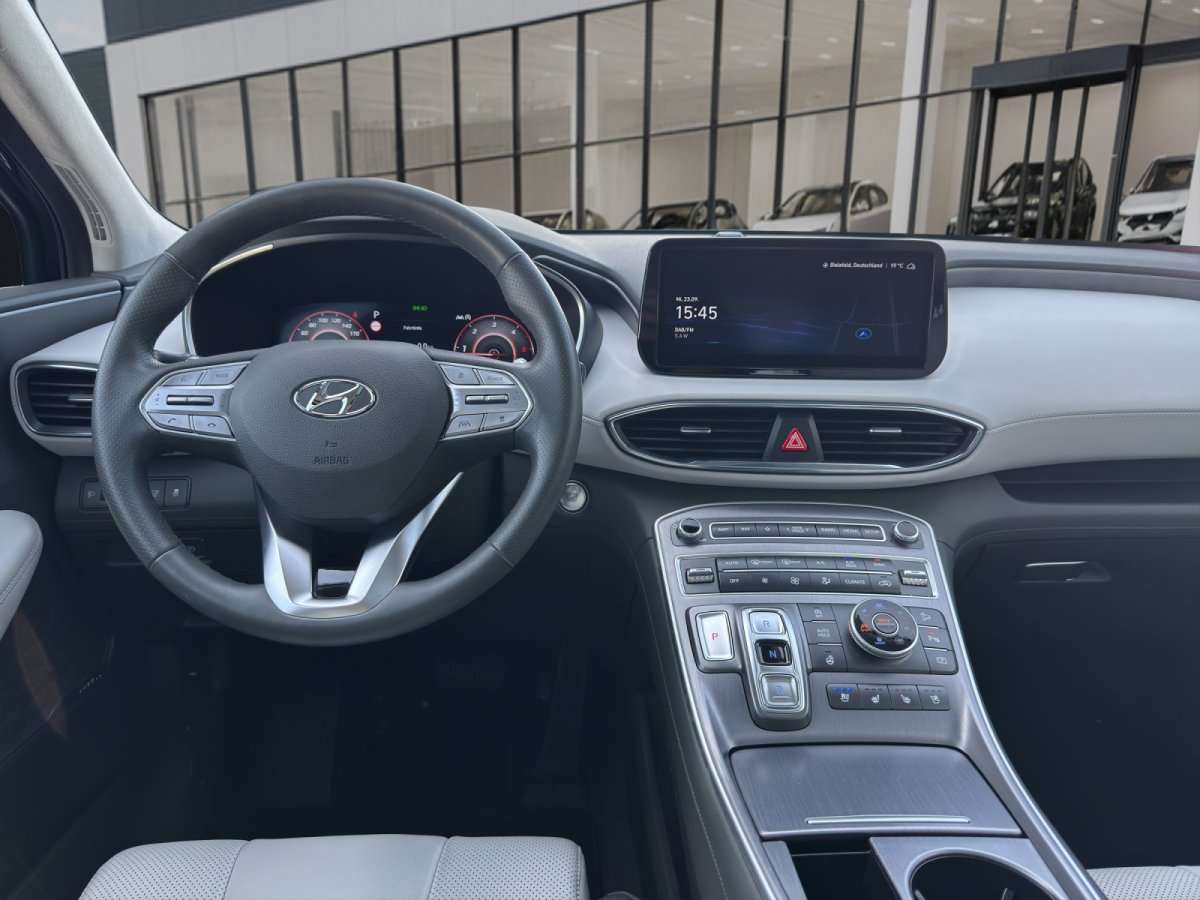 Fahrzeugbild eines Hyundai Santa Fe