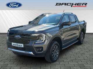 Schräge Frontansicht auf einen Ford Ranger , freigestellt