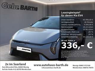 Schräge Frontansicht auf einen Kia EV4 , freigestellt