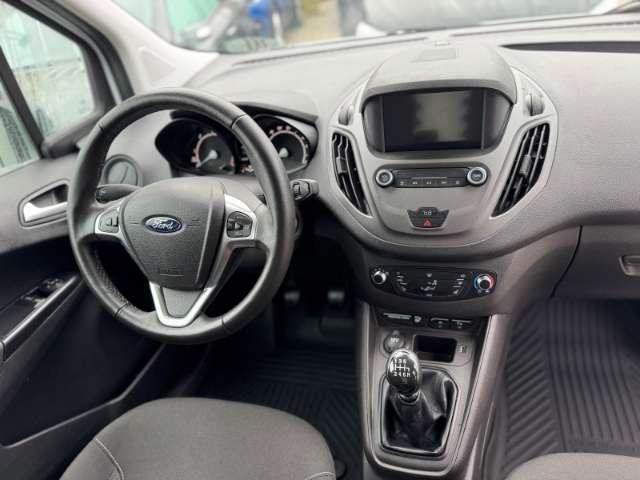 Fahrzeugbild eines Ford Transit Courier