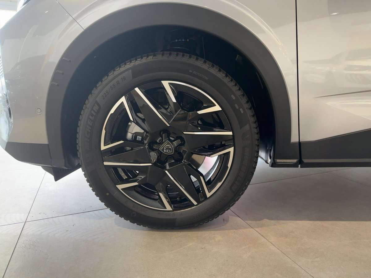 Fahrzeugbild eines Peugeot 5008