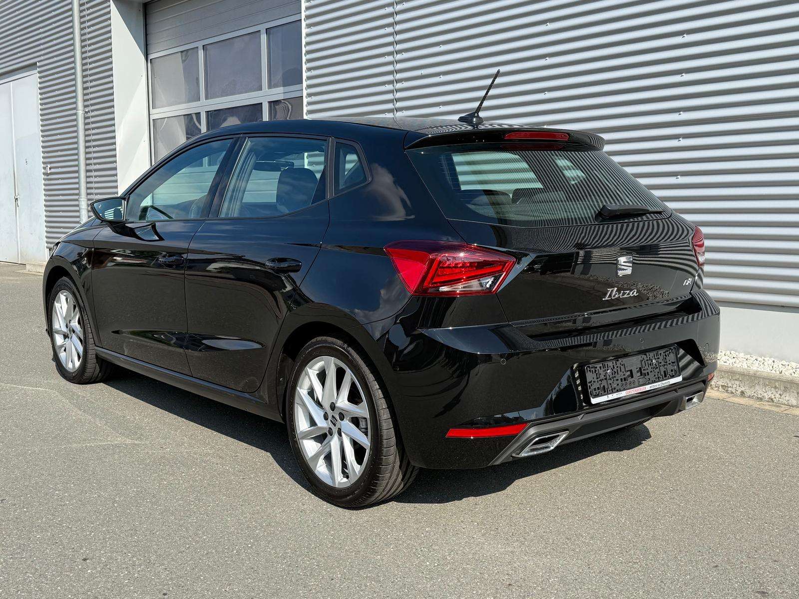 Fahrzeugbild eines SEAT Ibiza
