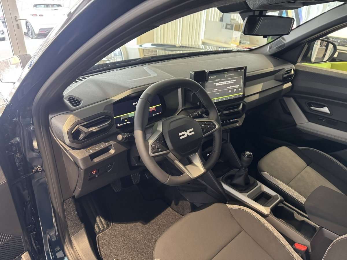 Fahrzeugbild eines Dacia Bigster