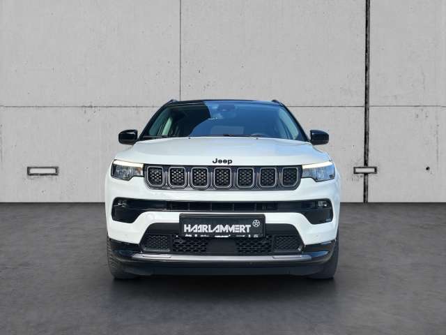 Fahrzeugbild eines Jeep Compass