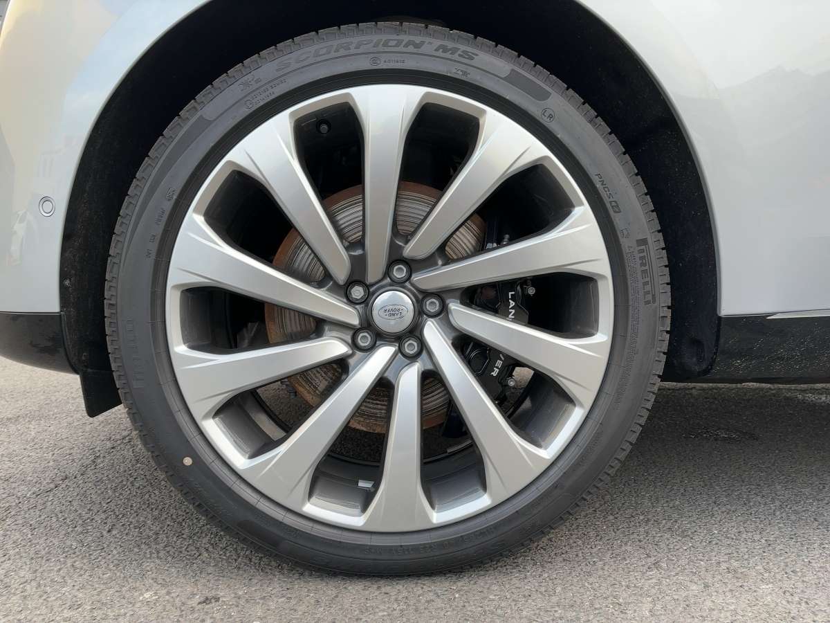 Fahrzeugbild eines Land Rover Range Rover