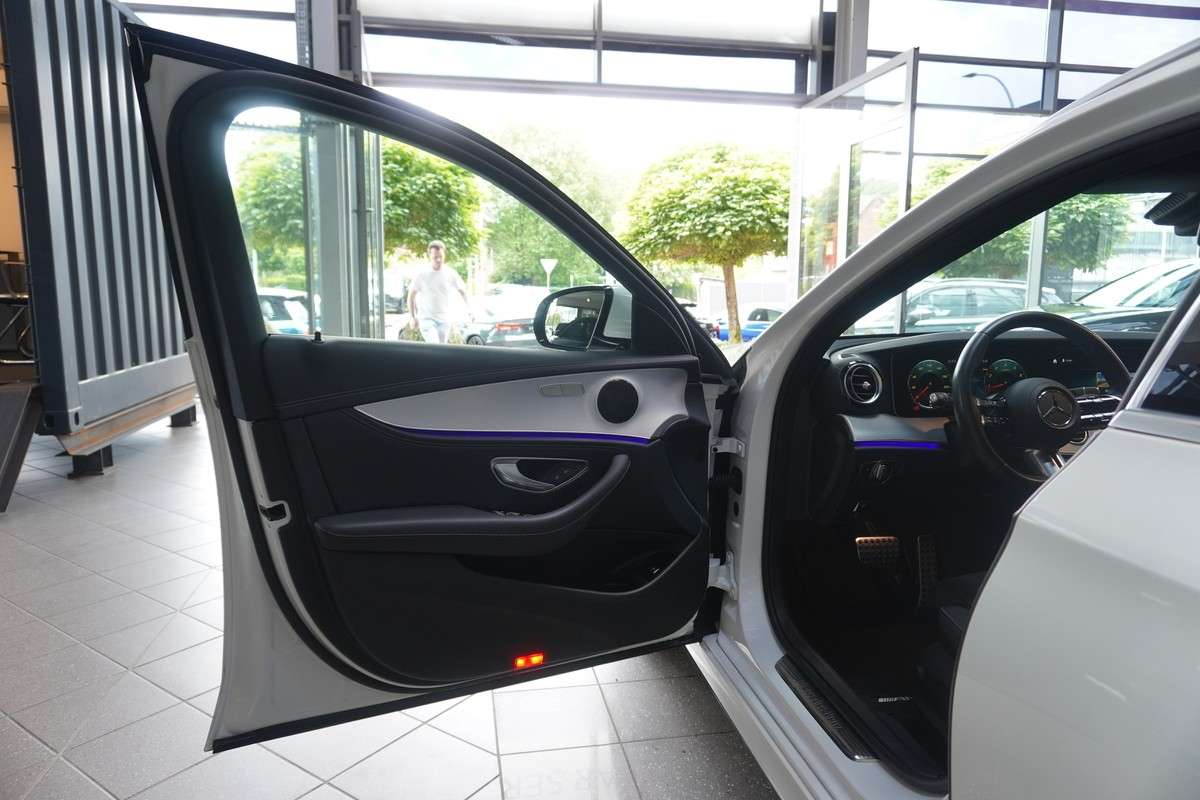 Fahrzeugbild eines Mercedes-Benz E-Klasse