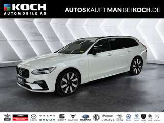 Schräge Frontansicht auf einen Volvo V90 , freigestellt