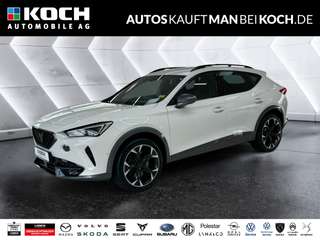 Schräge Frontansicht auf einen CUPRA Formentor , freigestellt