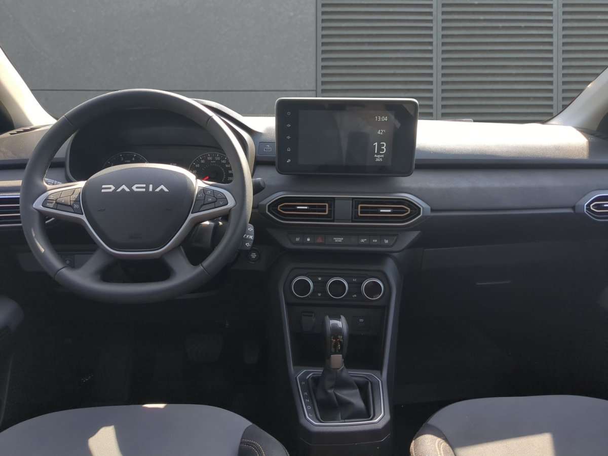 Fahrzeugbild eines Dacia Sandero