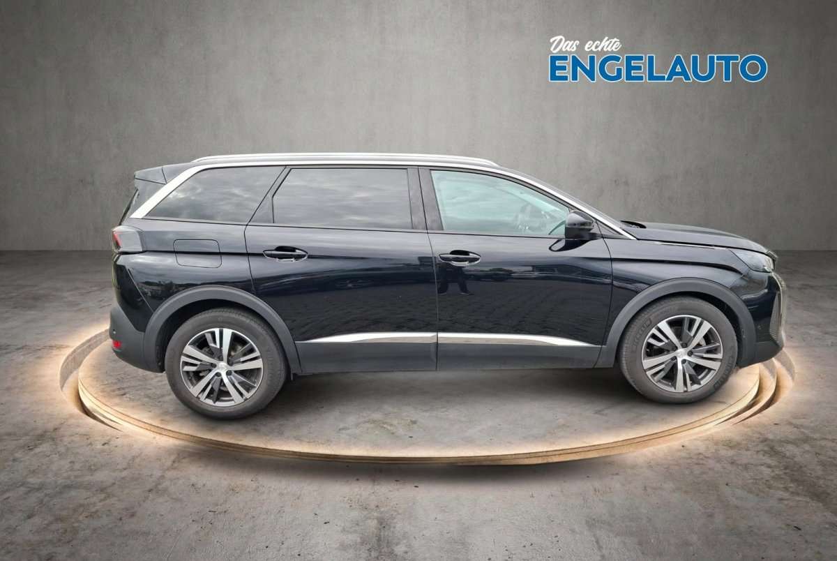 Fahrzeugbild eines Peugeot 5008