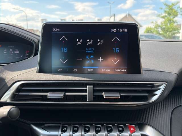 Fahrzeugbild eines Peugeot 5008