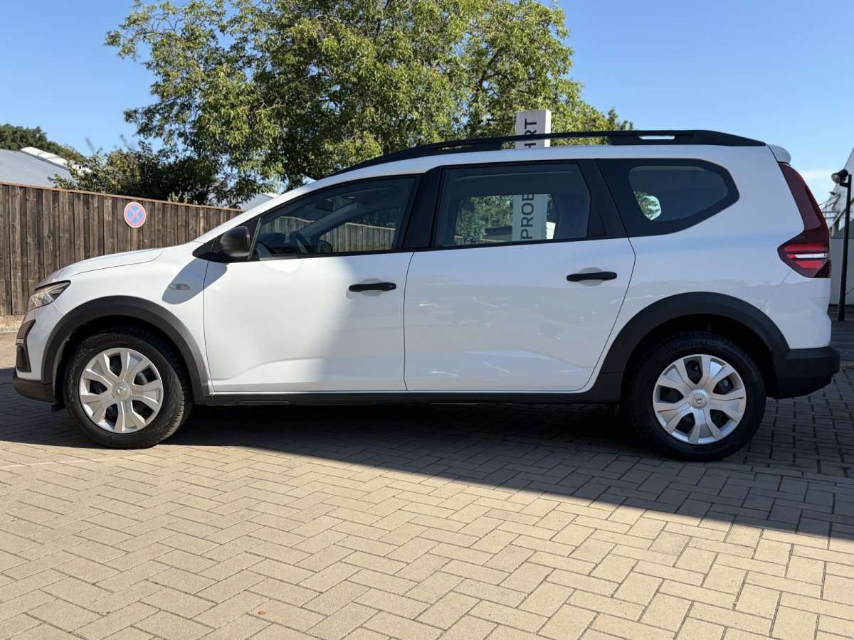 Fahrzeugbild eines Dacia Jogger