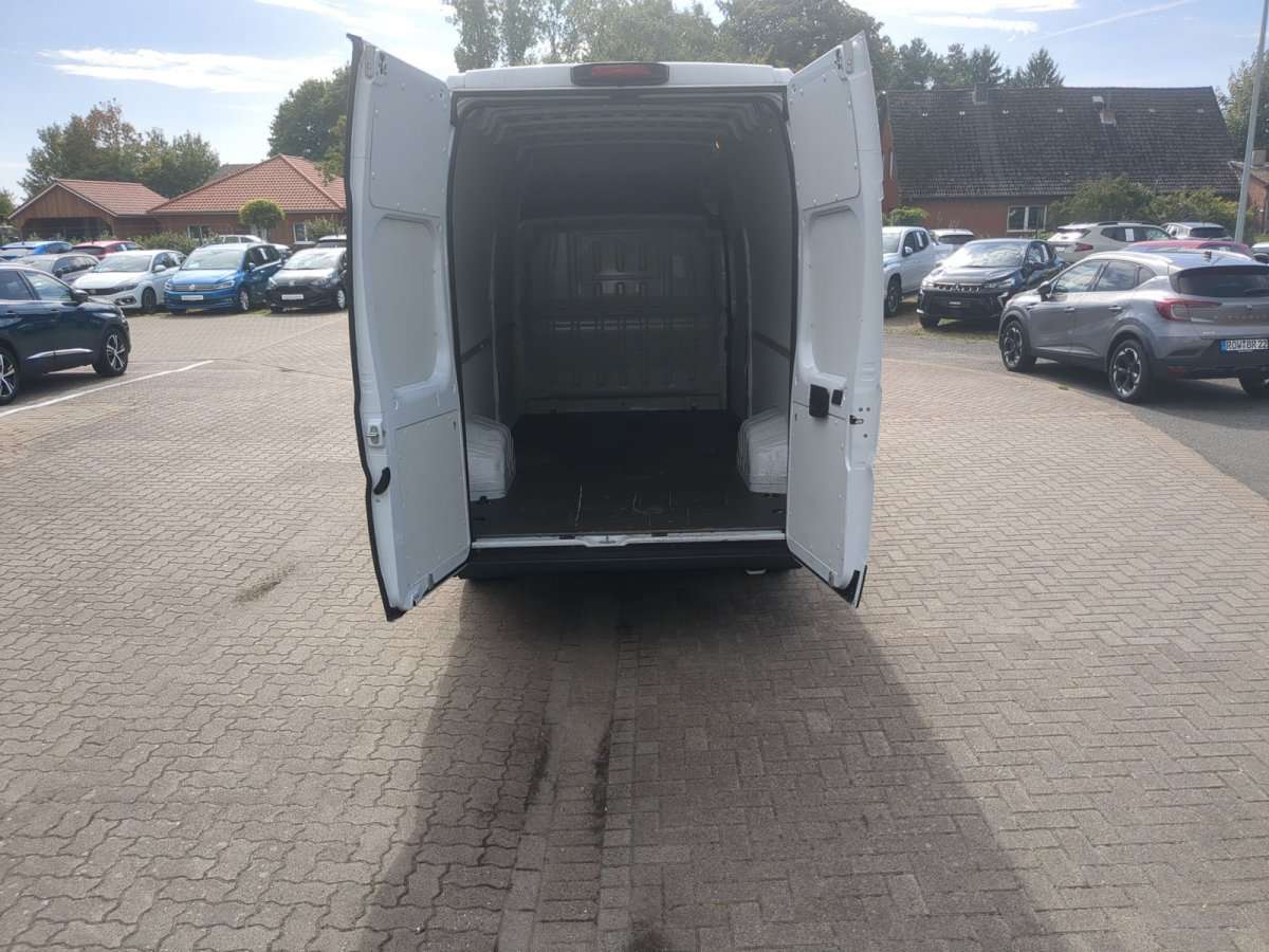 Fahrzeugbild eines Opel Movano
