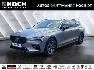 Schräge Frontansicht auf einen Volvo V60 , freigestellt
