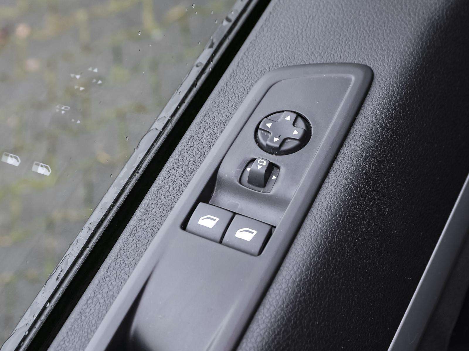 Fahrzeugbild eines Peugeot Traveller