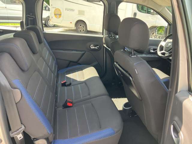 Fahrzeugbild eines Dacia Lodgy