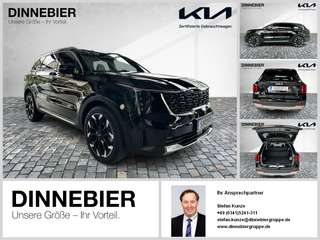 Schräge Frontansicht auf einen Kia Sorento , freigestellt