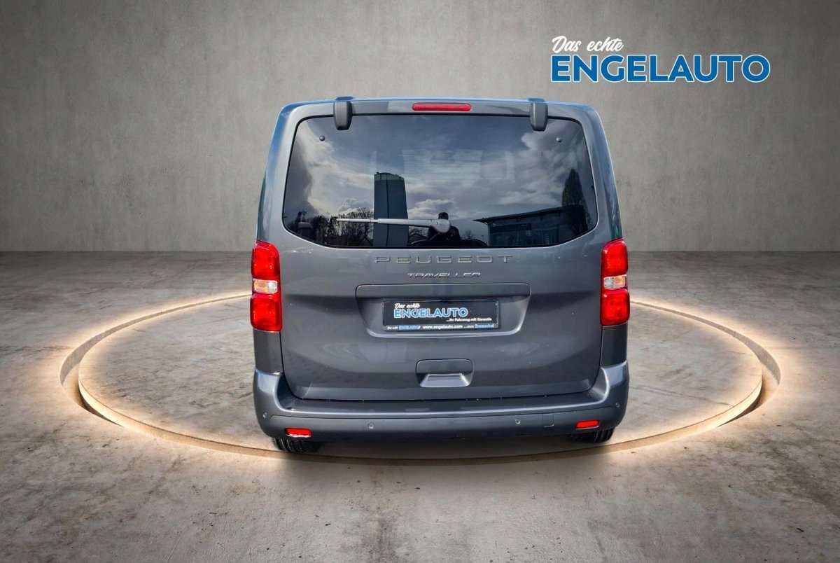 Fahrzeugbild eines Peugeot Traveller