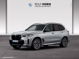 Schräge Frontansicht auf einen BMW X5 , freigestellt