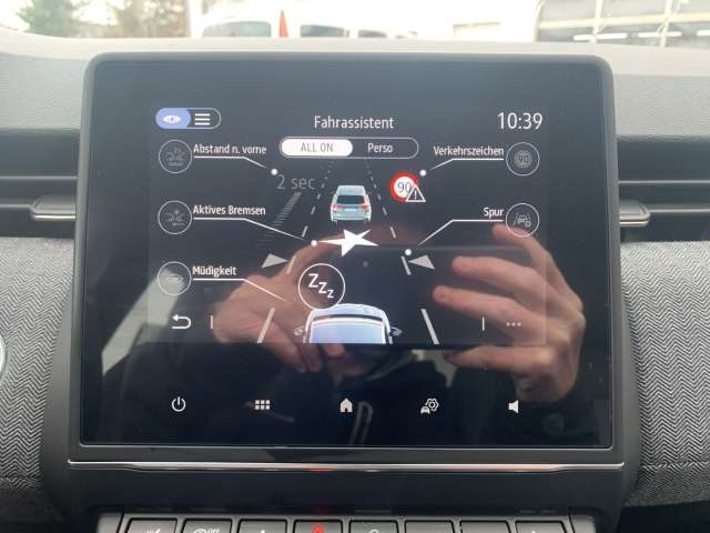 Fahrzeugbild eines Renault Clio