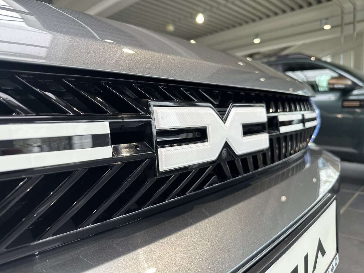 Fahrzeugbild eines Dacia Bigster