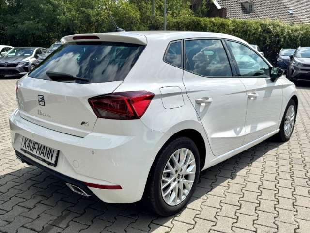 Fahrzeugbild eines SEAT Ibiza
