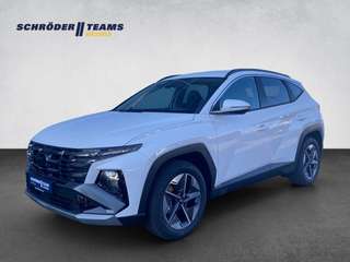 Schräge Frontansicht auf einen Hyundai Tucson , freigestellt