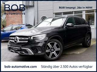 Schräge Frontansicht auf einen Mercedes-Benz GLC , freigestellt