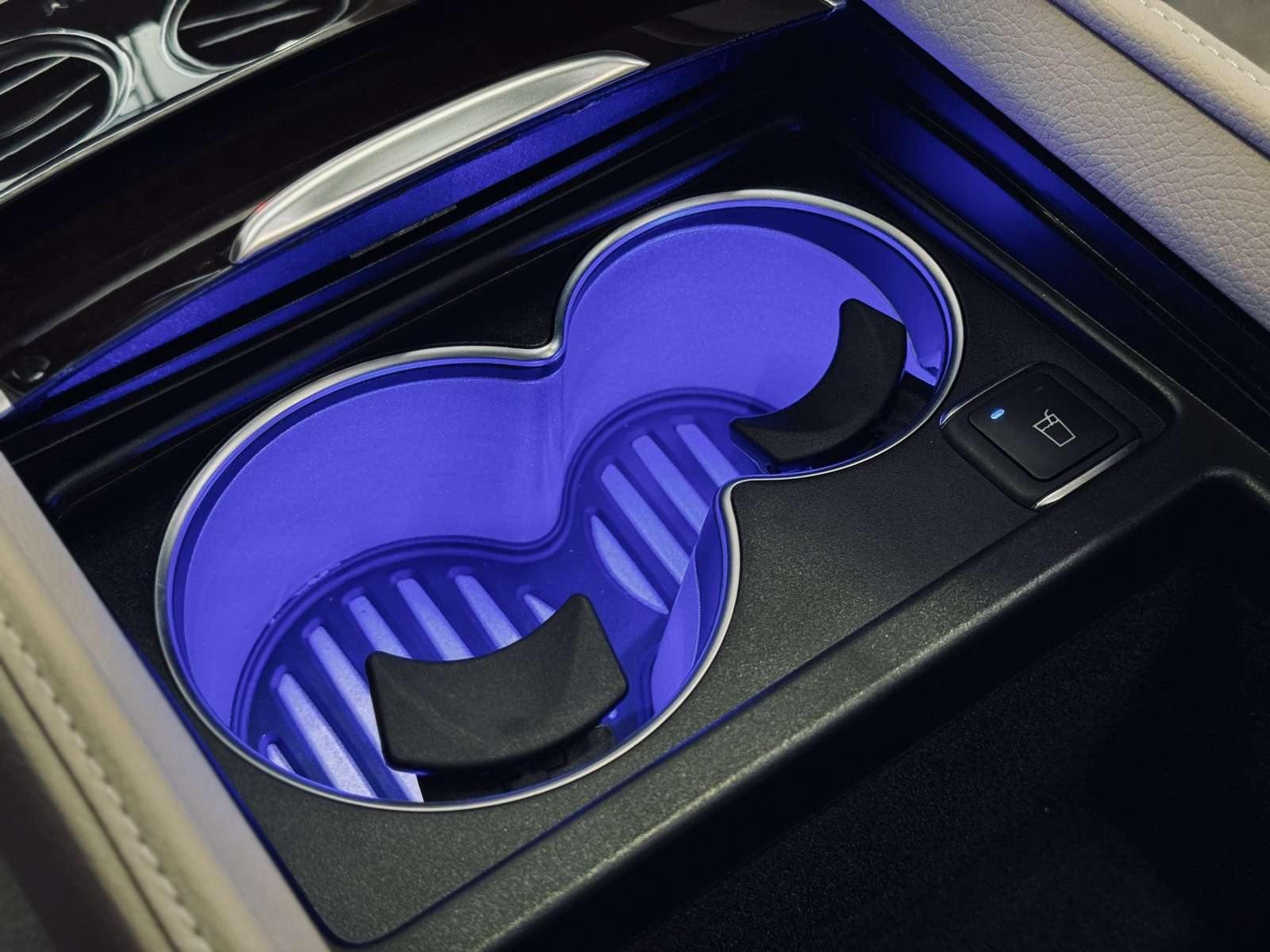 Fahrzeugbild eines Mercedes-Benz S-Klasse