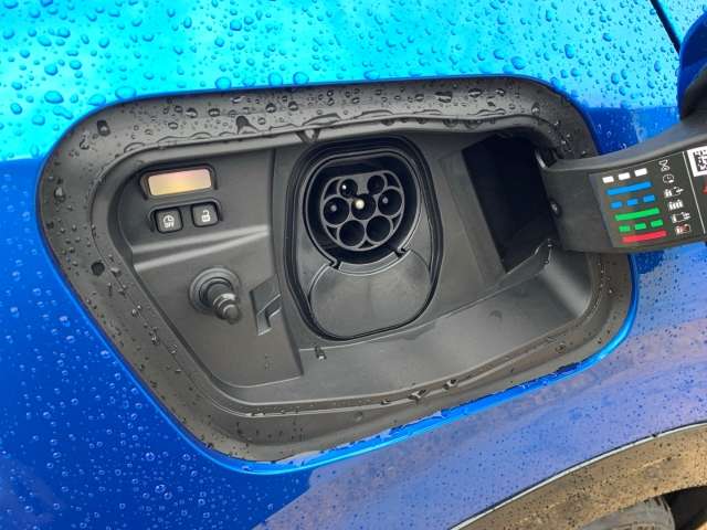 Fahrzeugbild eines Renault Rafale
