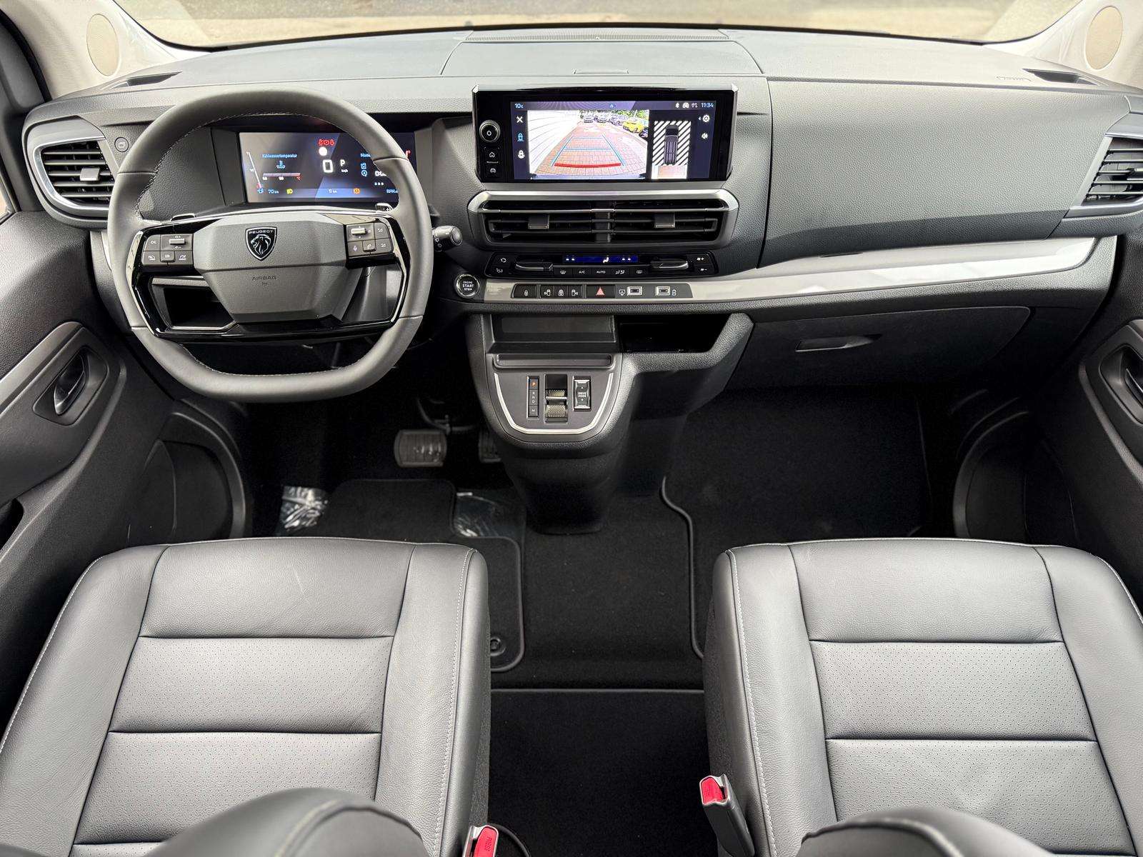 Fahrzeugbild eines Peugeot Traveller