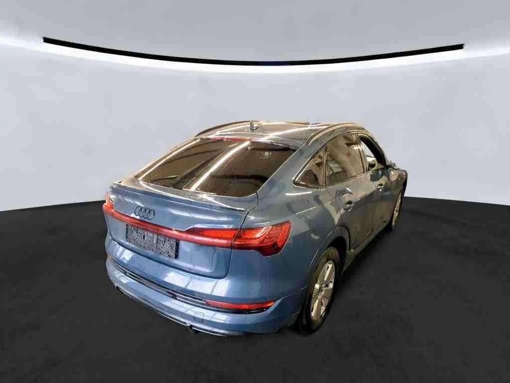 Fahrzeugbild eines Audi e-tron