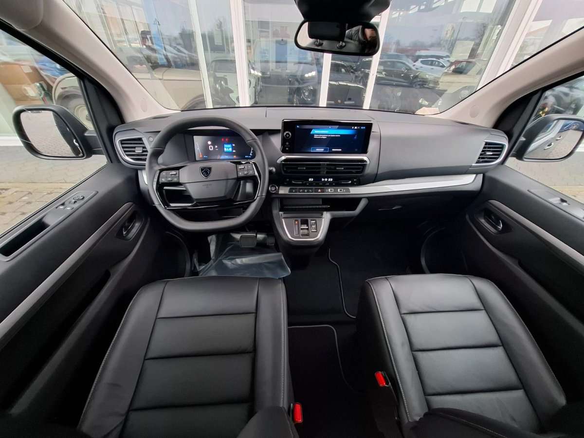 Fahrzeugbild eines Peugeot Traveller
