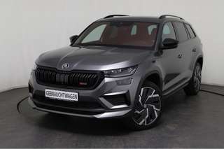 Schräge Frontansicht auf einen Skoda Kodiaq , freigestellt